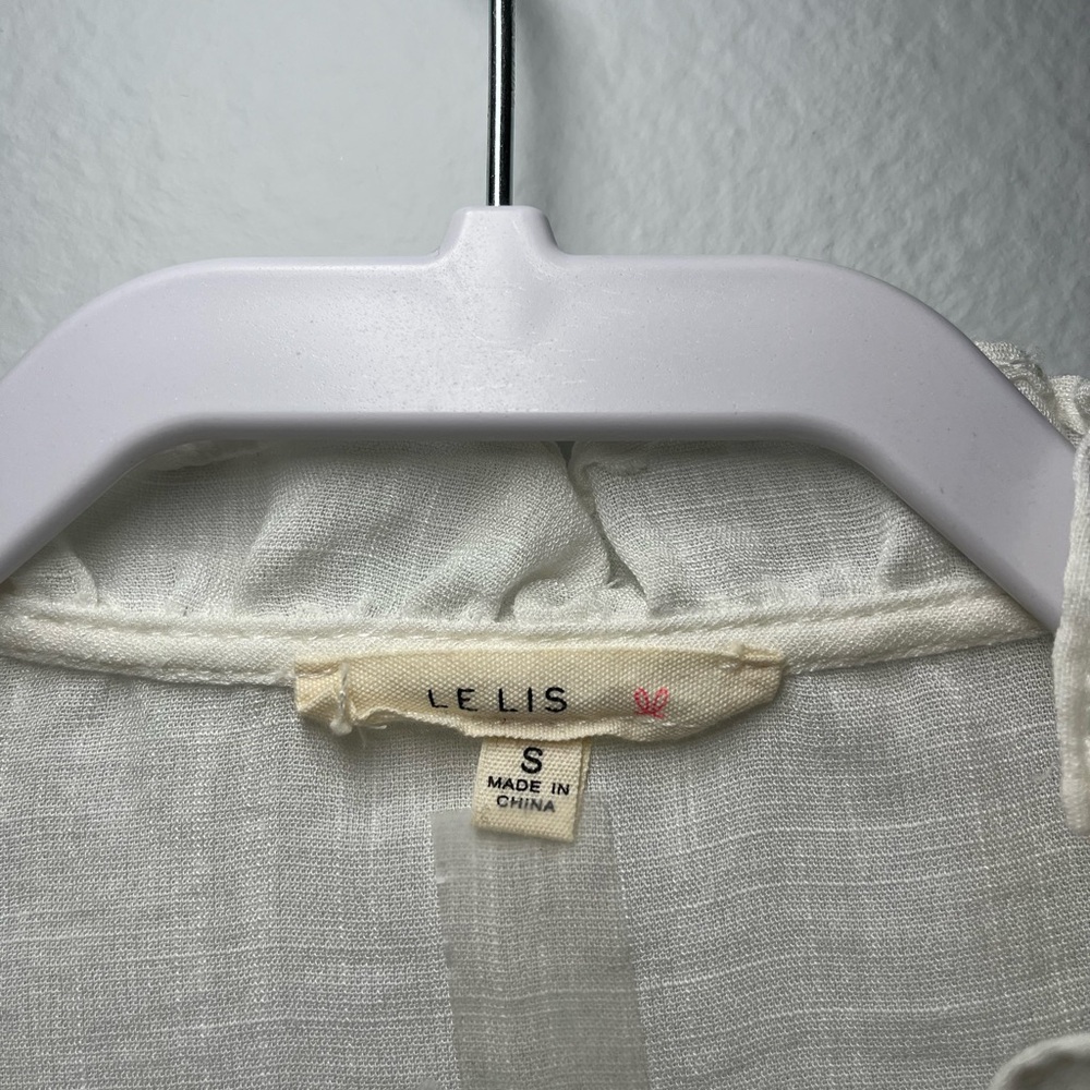 Le Lis Textured Ruffle Shoulder Blouse - Picture 3 of 6